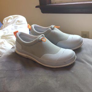 Hunter sneakers NWOT